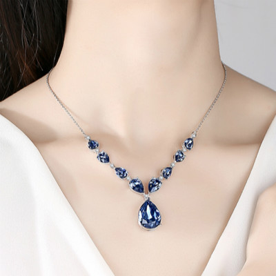 原來戴上項(xiàng)鏈?zhǔn)莻€  錯